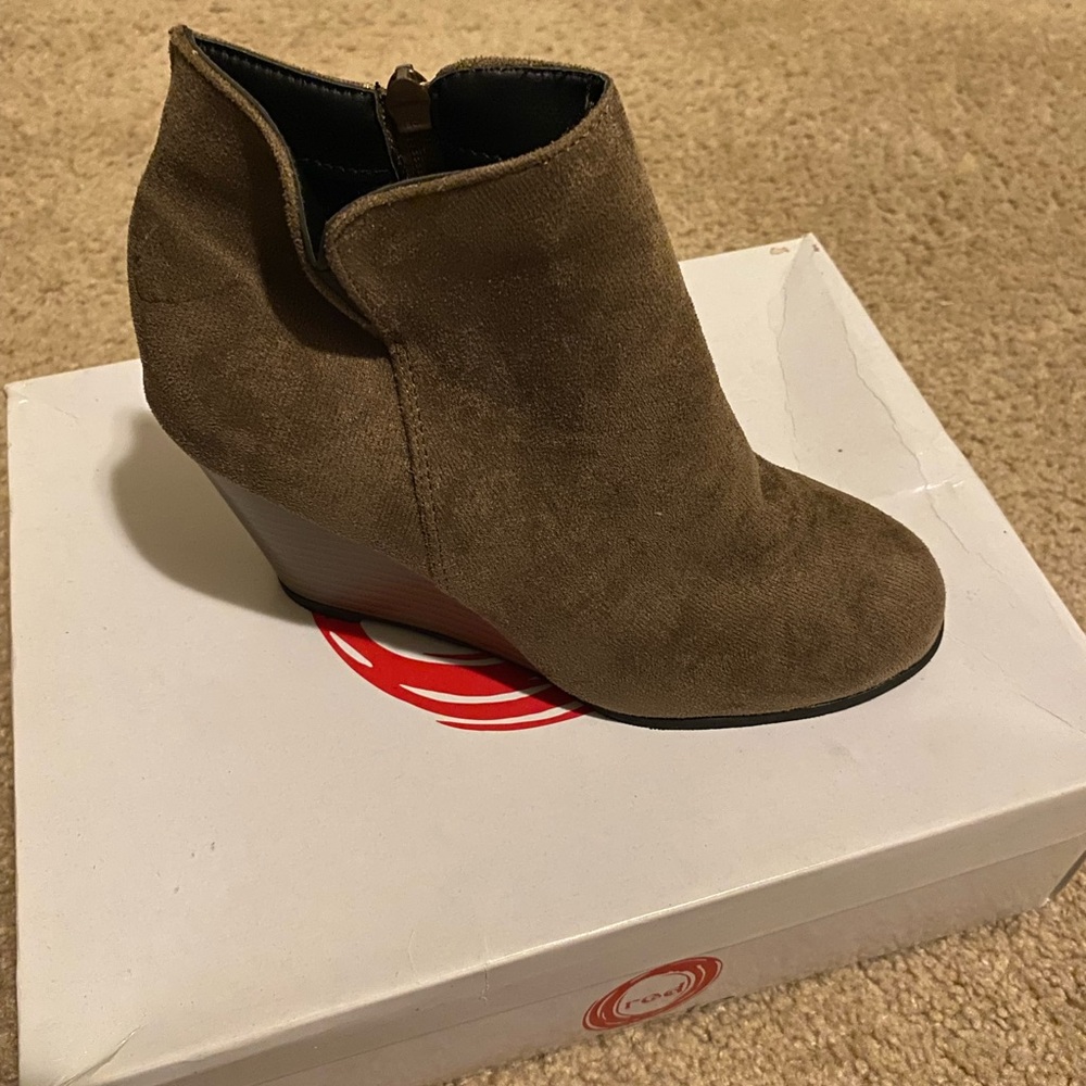 Stylish Tan Wedge Ankle Boots
